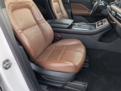 Used 2021 Lincoln Aviator Grand Touring w/ Elements Package Plus image 18