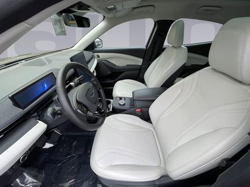 Used 2022 Ford Mustang Mach-E Premium image 10