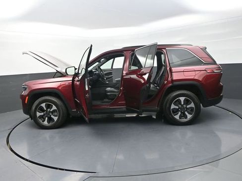 Used 2024 Jeep Grand Cherokee Limited 4xe w/ Trailer Tow Package AWD/4WD image 36