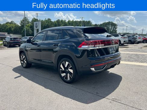 Certified 2025 Volkswagen Atlas Cross Sport SE FWD image 11