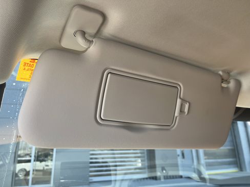 Certified 2024 Land Rover Defender 110 SE image 25