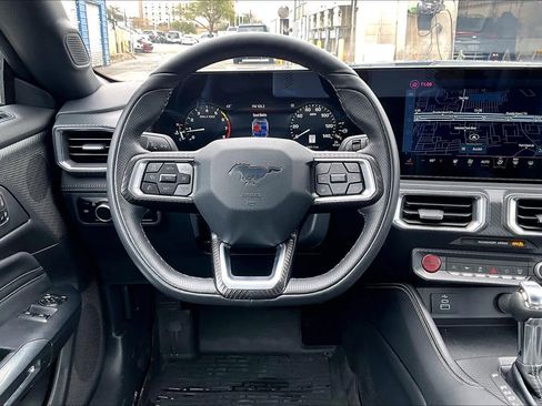 Used 2025 Ford Mustang Premium image 5