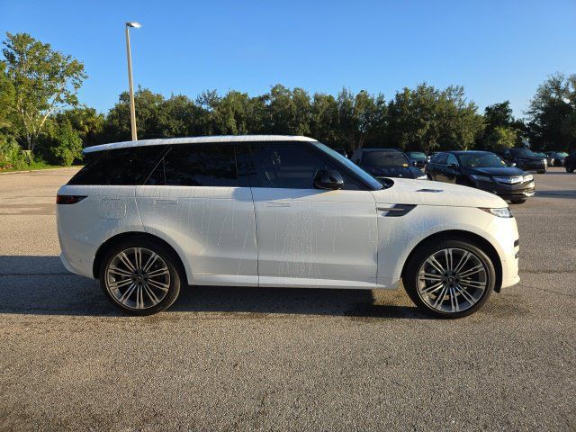Used 2025 Land Rover Range Rover Sport Dynamic SE AWD/4WD image 6