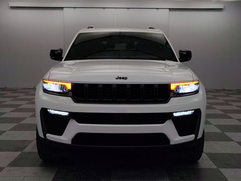 New 2026 Jeep Grand Cherokee L Limited w/ Limited Altitude Package AWD/4WD image 6