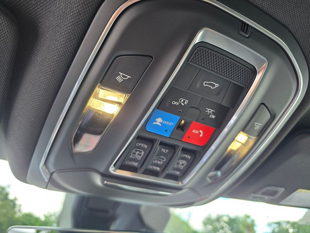 New 2027 Jeep Grand Cherokee Limited w/ Technology Group II AWD/4WD image 31