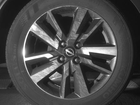 Used 2025 Nissan Versa SV FWD image 15