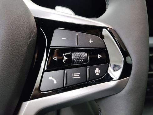 Used 2025 BMW 330i Sedan w/ Convenience Package image 17