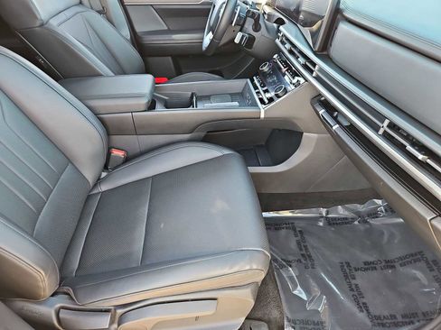 Used 2025 Hyundai Santa Fe SEL image 21