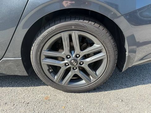 Used 2021 Kia Forte GT-Line w/ GT-Line Premium Package FWD image 9