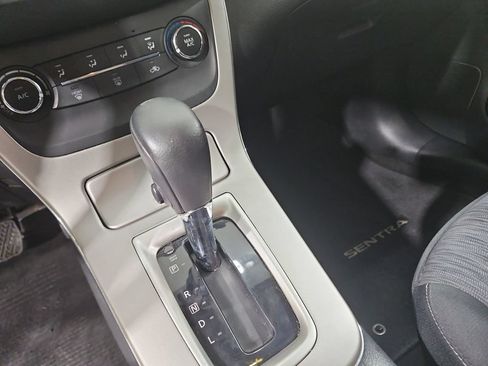 Used 2015 Nissan Sentra SV FWD image 23