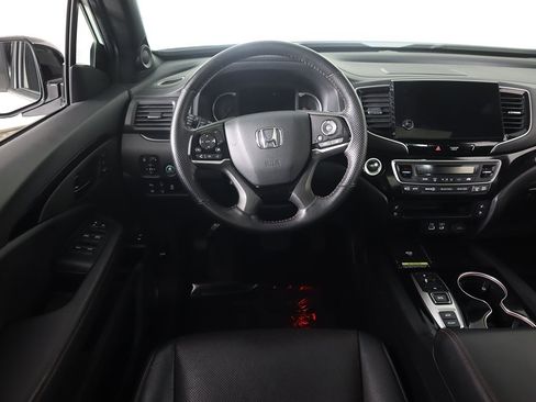 Used 2024 Honda Passport Black Edition image 39