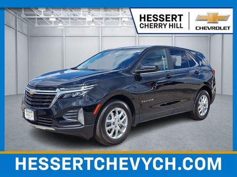 Certified 2024 Chevrolet Equinox LT w/ LPO, Floor Liner Package FWD image 1