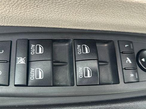 Used 2021 Chrysler Pacifica Limited w/ Premium & Safety Sphere Group AWD/4WD image 38