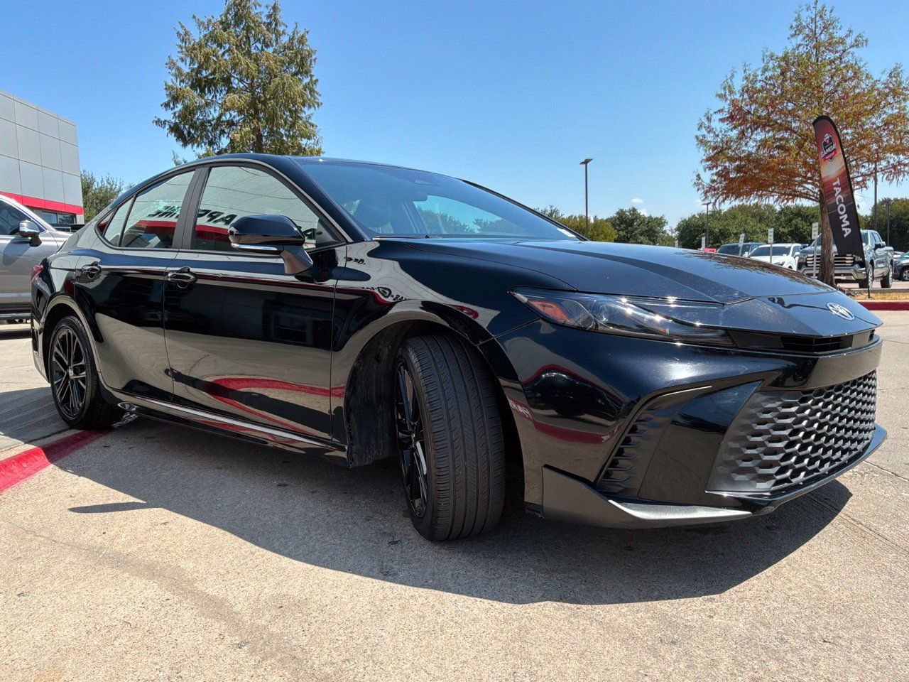 Used 2026 Toyota Camry SE FWD image 4