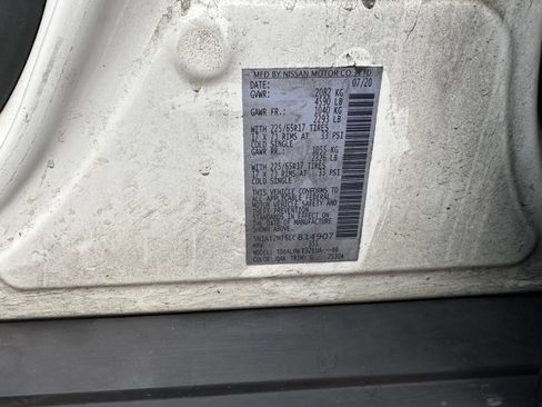 Used 2020 Nissan Rogue S FWD image 11