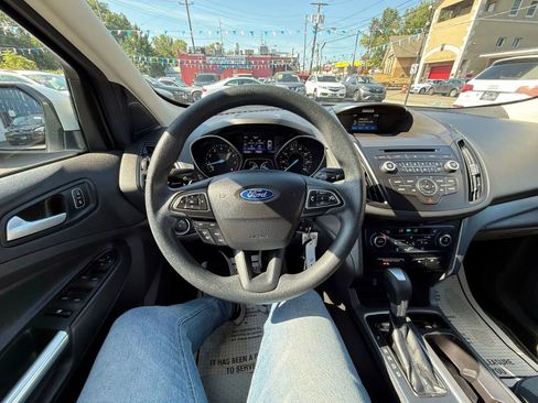 Used 2017 Ford Escape SE image 43