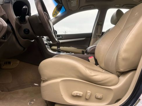 Used 2009 INFINITI G37 Journey w/ Premium Pkg image 13