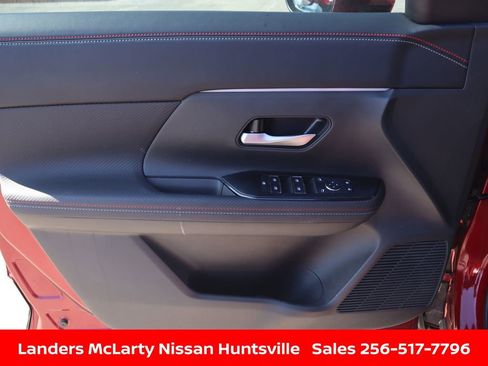 Used 2025 Nissan Kicks SR image 20