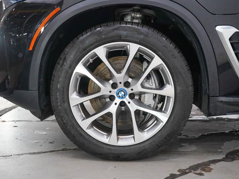 Used 2025 BMW X5 xDrive50e AWD/4WD image 29