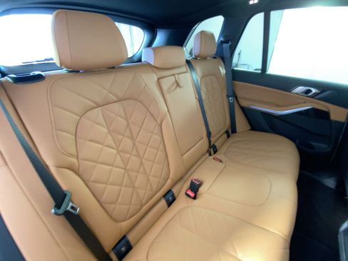 Certified 2024 BMW X5 sDrive40i w/ M Sport Package image 31