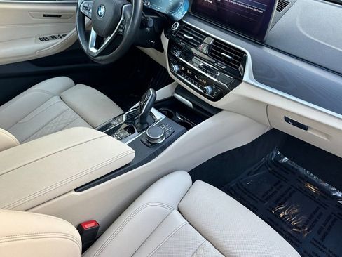 Used 2023 BMW 530e 530e iPerformance w/ Premium Package image 16