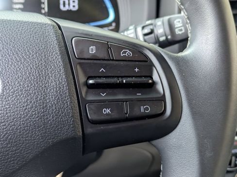 Used 2025 Hyundai Venue SEL image 16