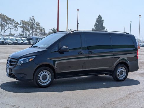 Used 2021 Mercedes-Benz Metris Passenger image 2