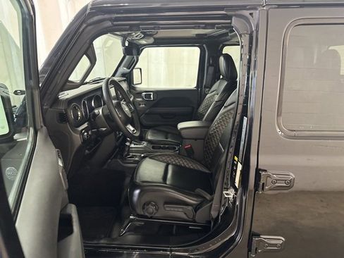Used 2023 Jeep Gladiator Overland image 7