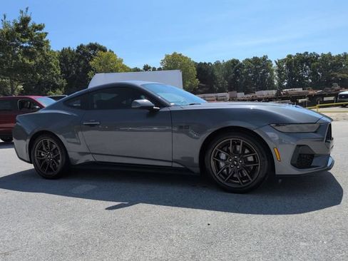 Used 2025 Ford Mustang GT Premium RWD image 2