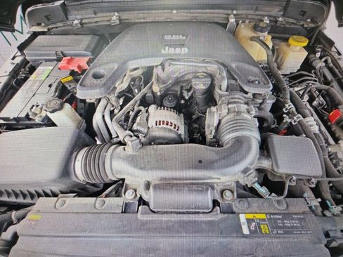 Used 2020 Jeep Gladiator Mojave w/ Dual Top Group image 18