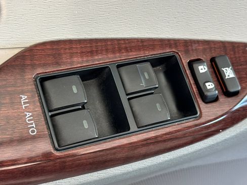 Used 2013 Toyota Sienna XLE FWD image 13