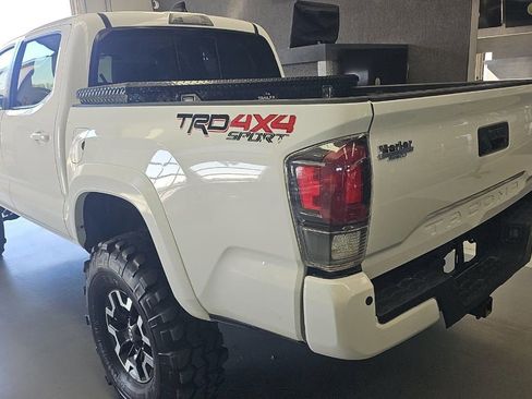 Used 2023 Toyota Tacoma TRD Sport w/ TRD Premium Sport Package image 6