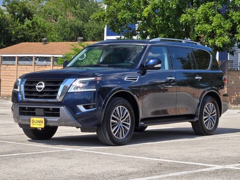 Used 2024 Nissan Armada SL w/ Captain's Chairs Package AWD/4WD image 7