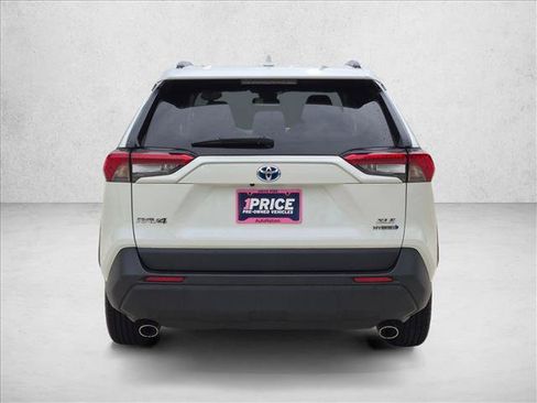 Used 2022 Toyota RAV4 XLE Premium AWD/4WD image 6