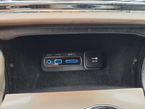 Used 2017 Jeep Grand Cherokee Limited w/ Luxury Group II image 18