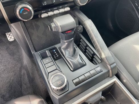 Used 2024 Toyota Tacoma TRD Sport image 39