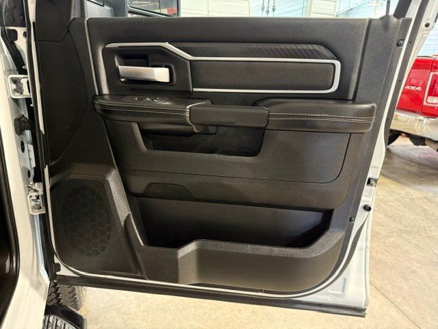 Used 2025 RAM 2500 Big Horn AWD/4WD image 8