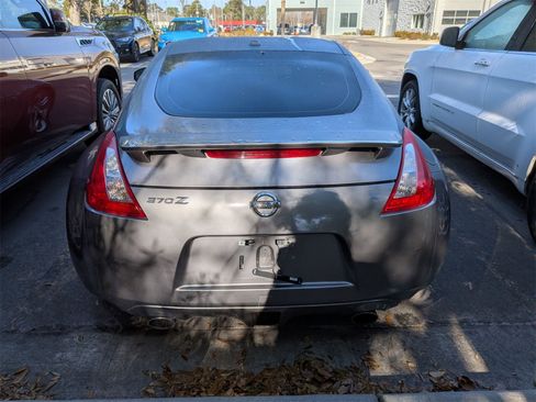 Used 2009 Nissan 370Z Touring w/ Aerodynamics Pkg image 3