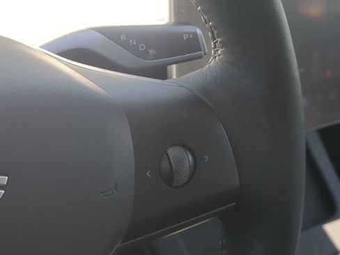 Used 2023 Tesla Model Y Long Range AWD/4WD image 31