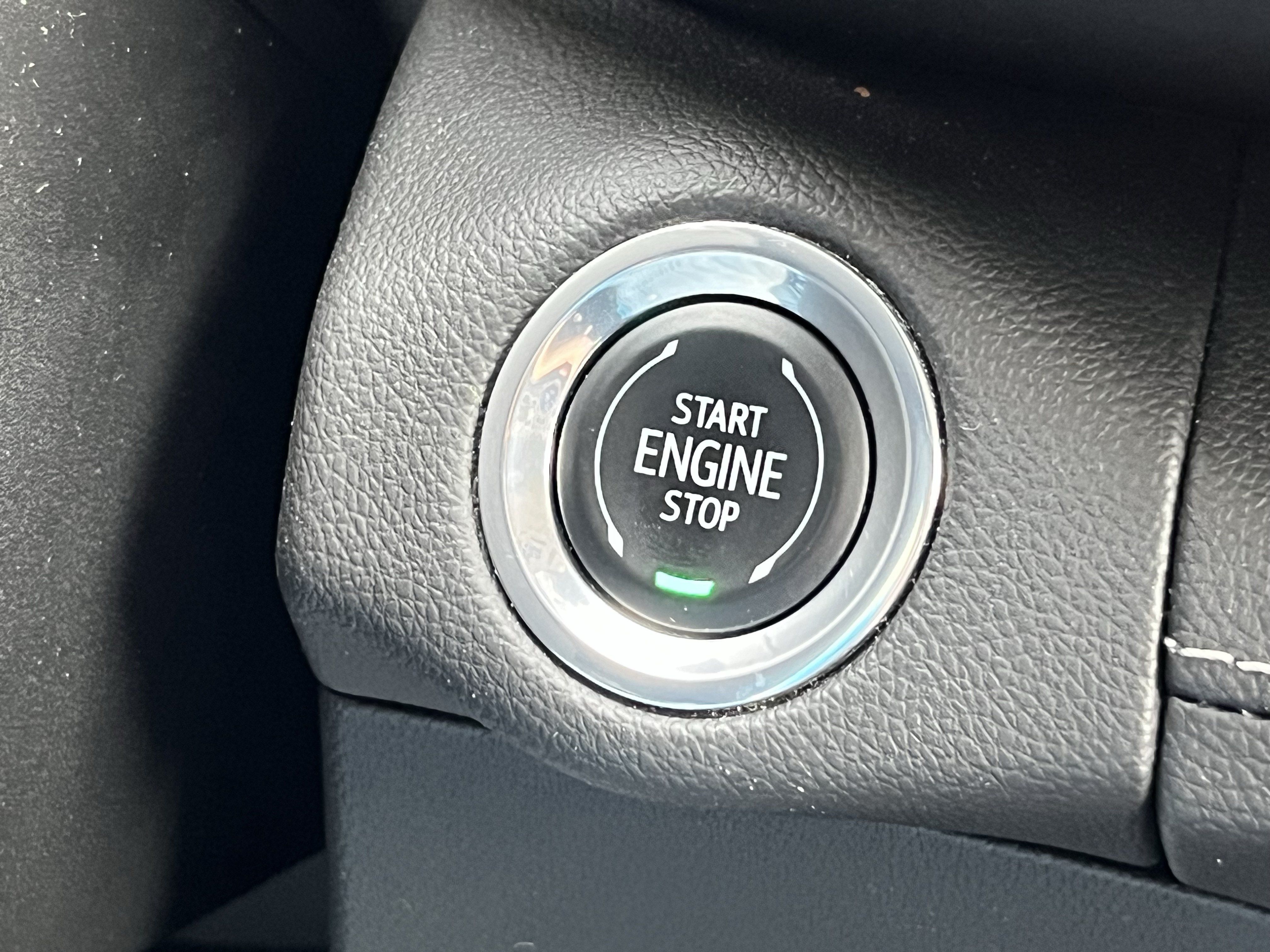 Used 2023 Buick Envision Avenir AWD/4WD image 38