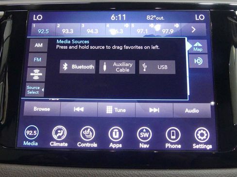 Used 2020 Chrysler Pacifica Touring-L w/ Tire & Wheel Group FWD image 39