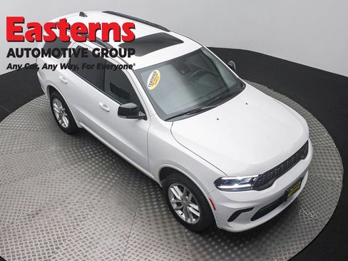 Used 2025 Dodge Durango GT AWD/4WD image 3