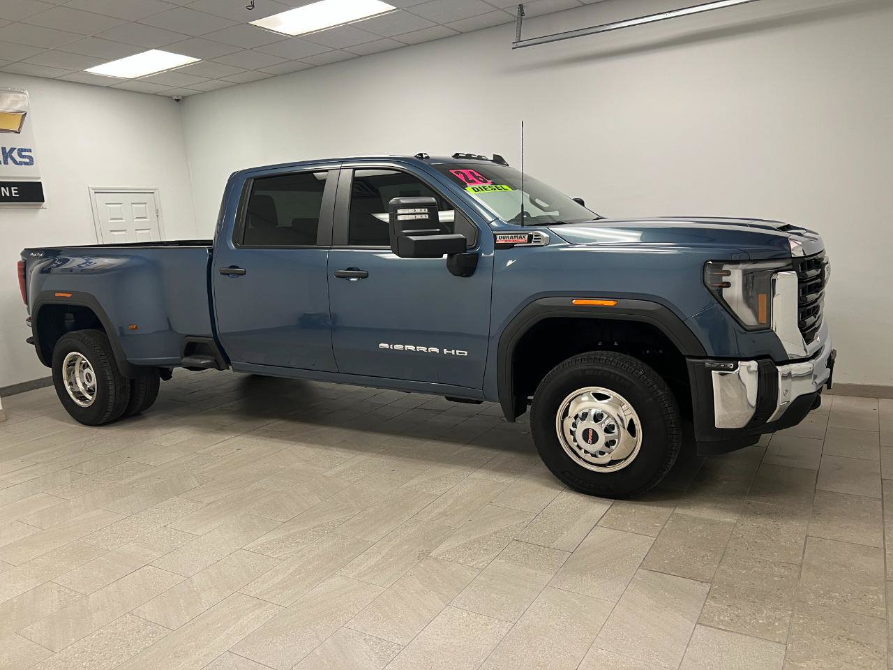 Used 2026 GMC Sierra 3500 Pro w/ 1SA Pro Safety Plus Package AWD/4WD image 6