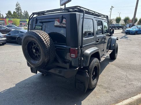 Used 2008 Jeep Wrangler Unlimited Sahara AWD/4WD image 7