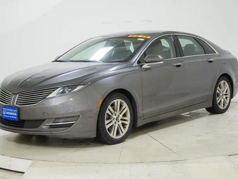 Used 2014 Lincoln MKZ image 3