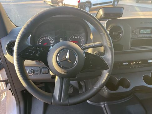 Used 2025 Mercedes-Benz Sprinter 2500 image 10