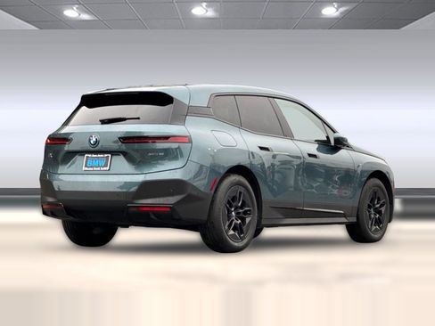 Used 2025 BMW iX xDrive50 image 9