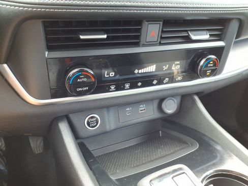Certified 2023 Nissan Rogue SV AWD/4WD image 20