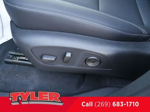 New 2026 Chevrolet Traverse LT w/ Driver Confidence Package AWD/4WD image 21
