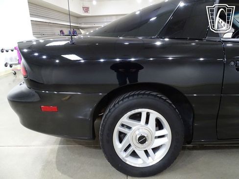Used 1995 Chevrolet Camaro Z28 image 33